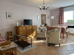 Appartement Fonctionnel avec Balcon, Garage et Wifi - Parfait pour 4 Personnes près des Pistes - FR-1-548-25